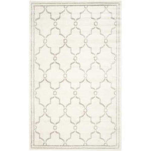 5' x 8' Indoor/Outdoor Area Rug in Ivory / Light Gray