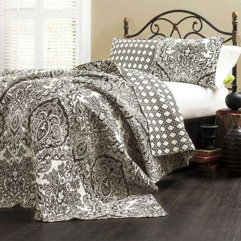 Image of Queen size 3-Piece Quilt Set 100-Percent Cotton in Black White Damask