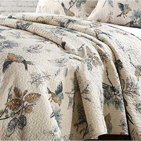 Image of King size 3-Piece Quilt Bedspread Set in 100-Percent Cotton with Floral Birds Pattern