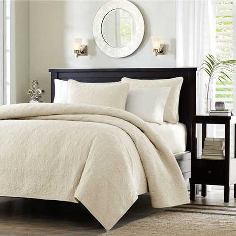 Image of Full / Queen Ivory Beige Quilted Coverlet Quilt Set with 2 Shams