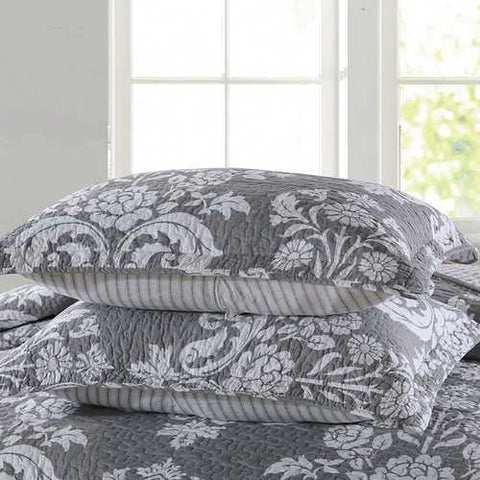 Image of Queen 3-Piece Cotton Quilt Bedspread Set with Grey White Floral Pattern